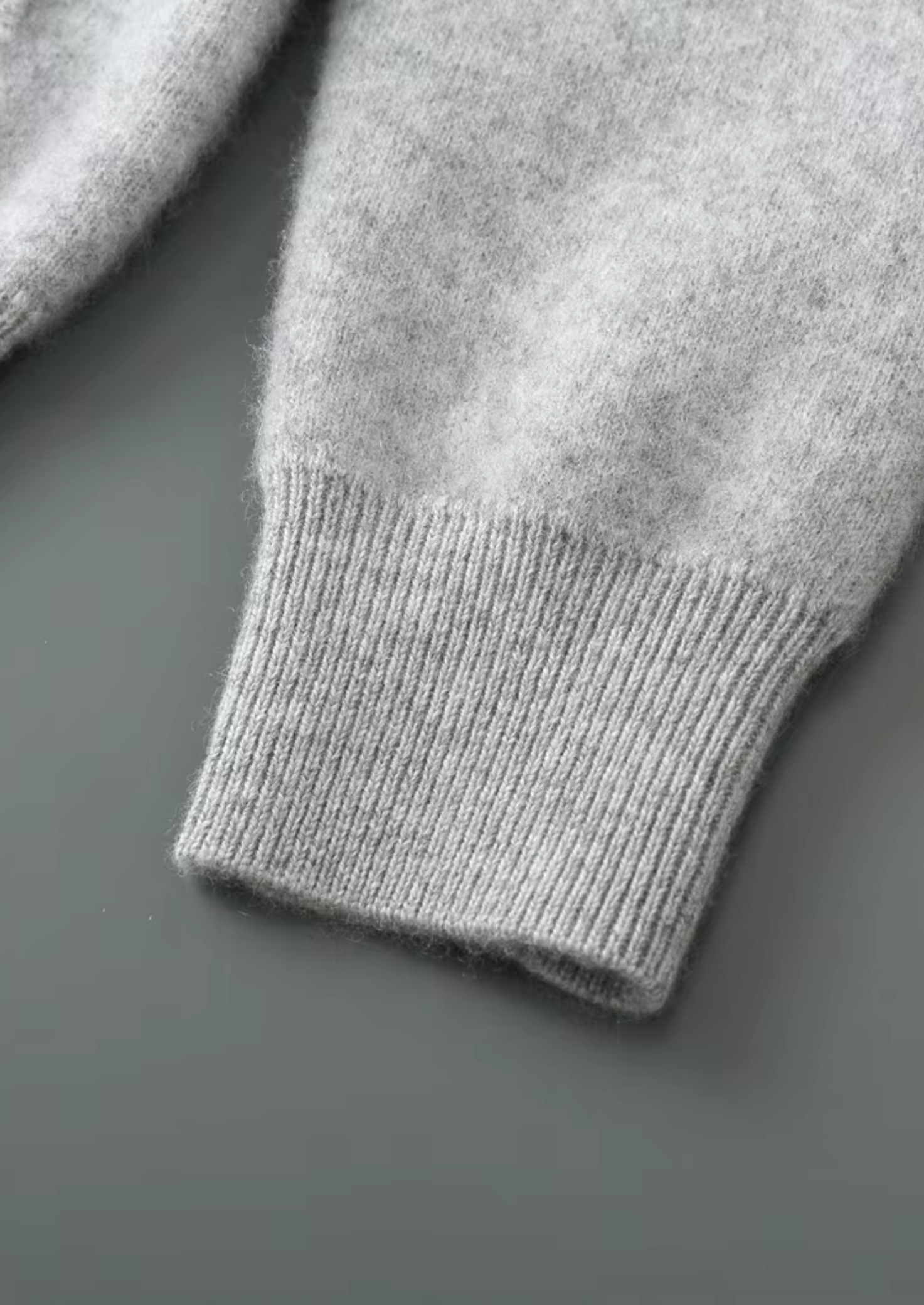WOOL V-NECK CARDIGAN
