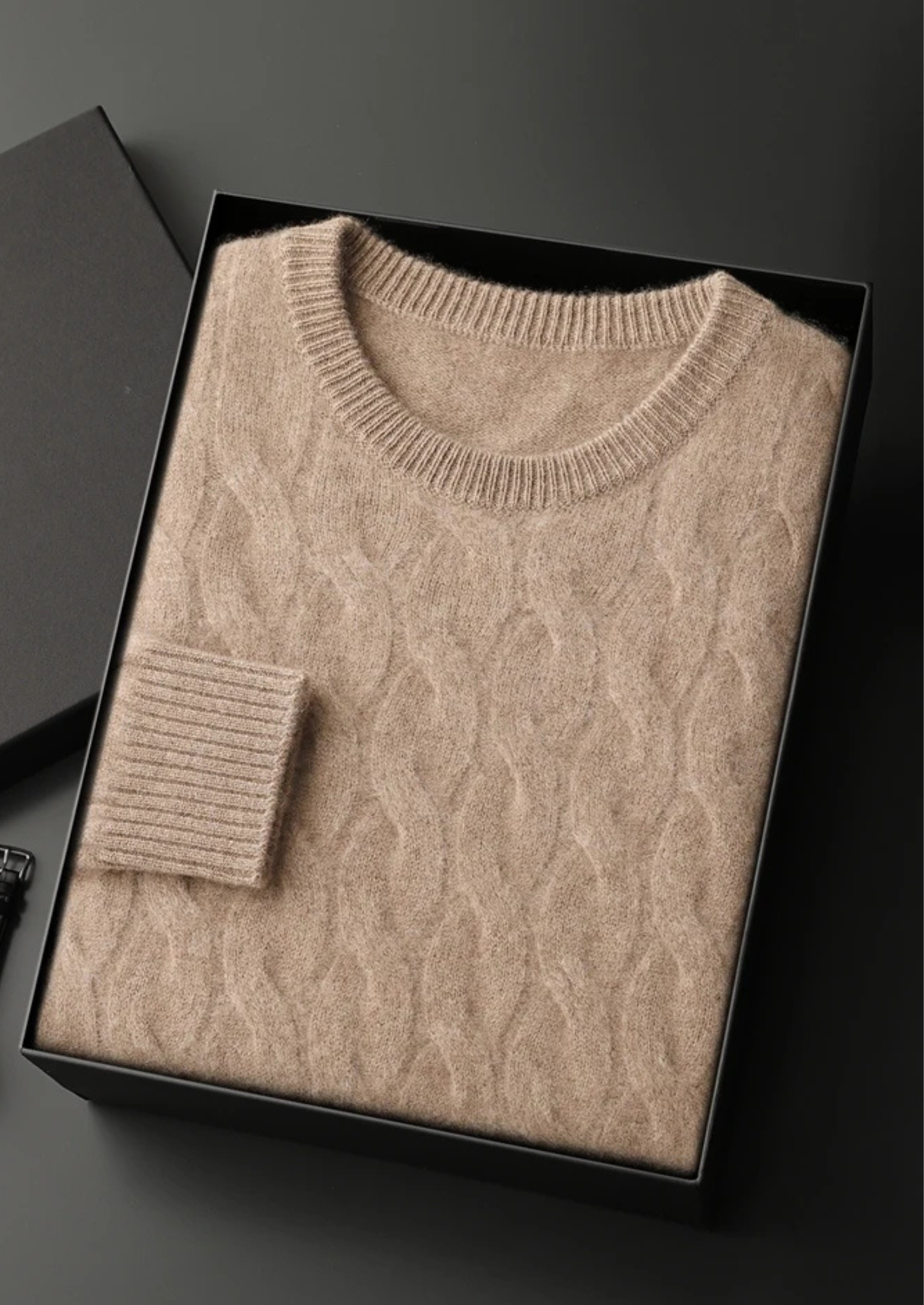 WOOL CABLE CREWNECK
