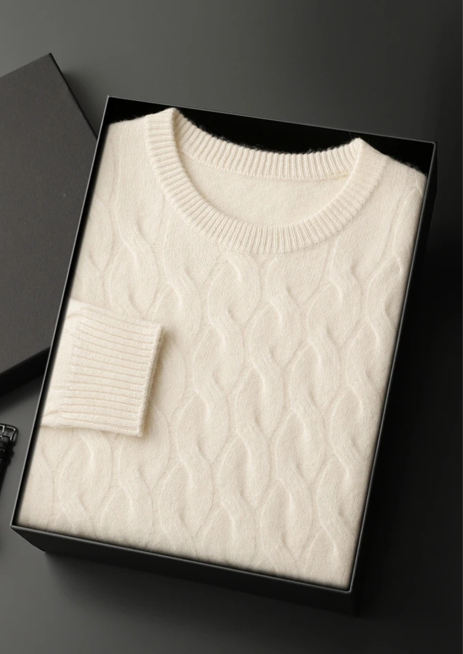 WOOL CABLE CREWNECK