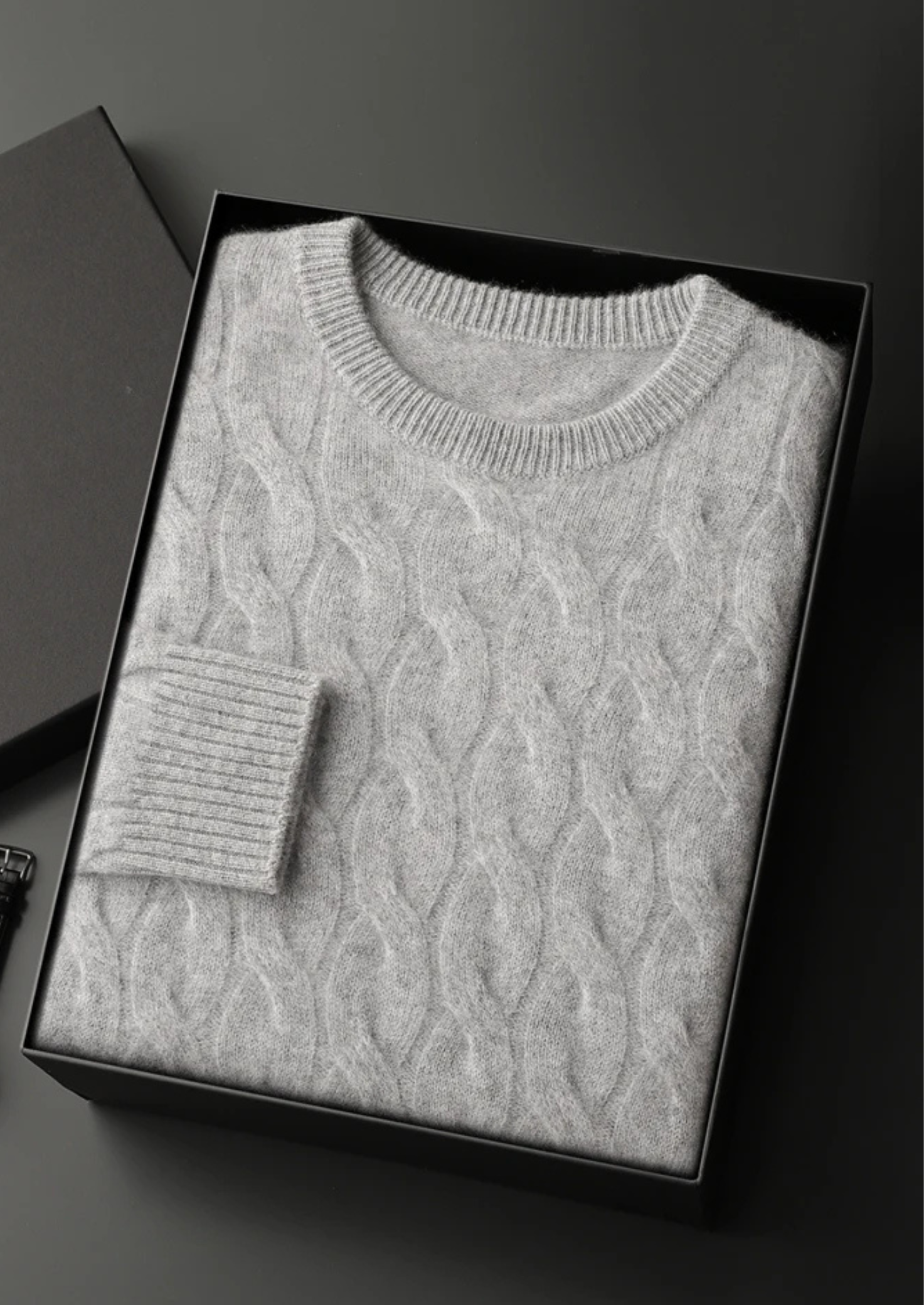 WOOL CABLE CREWNECK