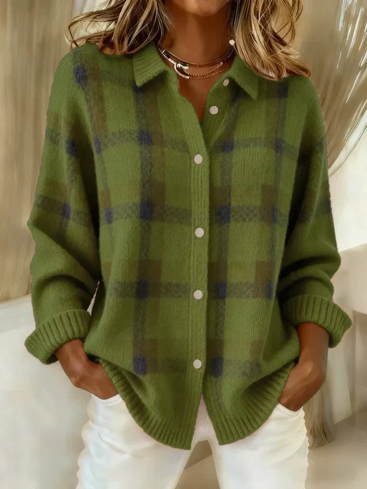 Victoria | Retro Plaid Sweater with Casual Contrast