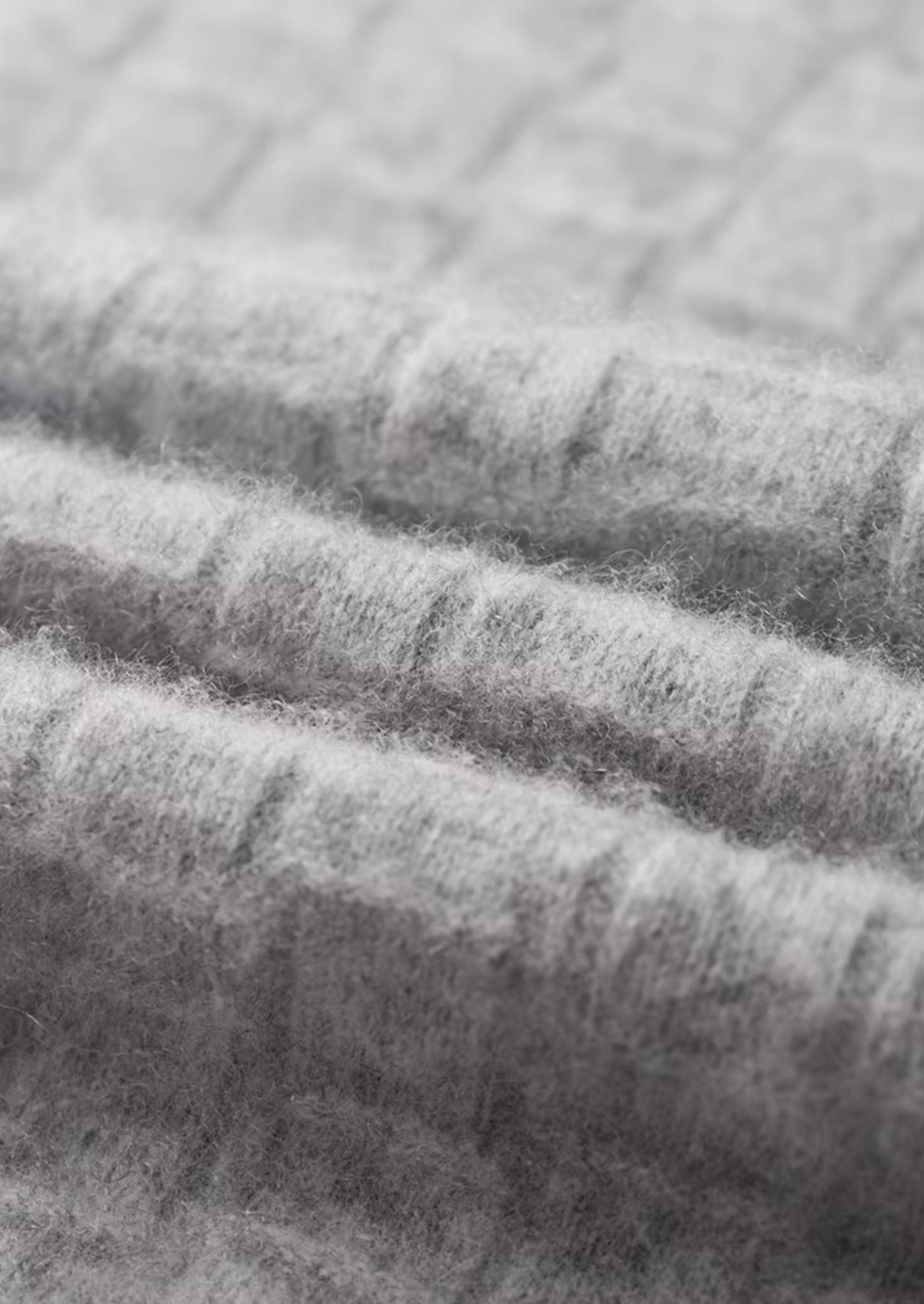WOOL TEXTURED MOCKNECK