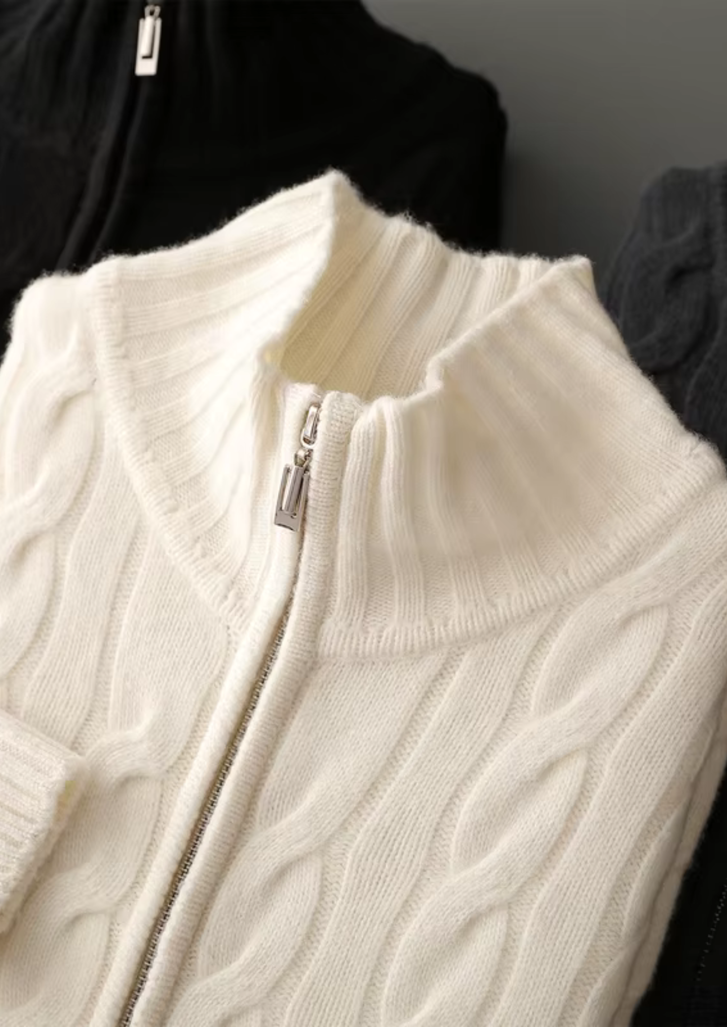 WOOL DUAL-ZIP CABLE CARDIGAN