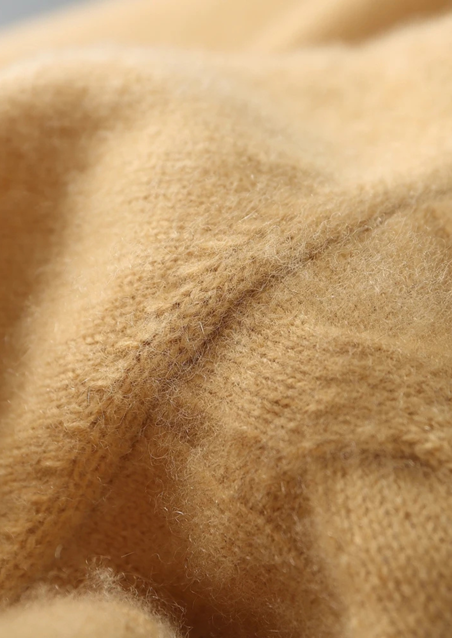 WOOL CABLE CREWNECK