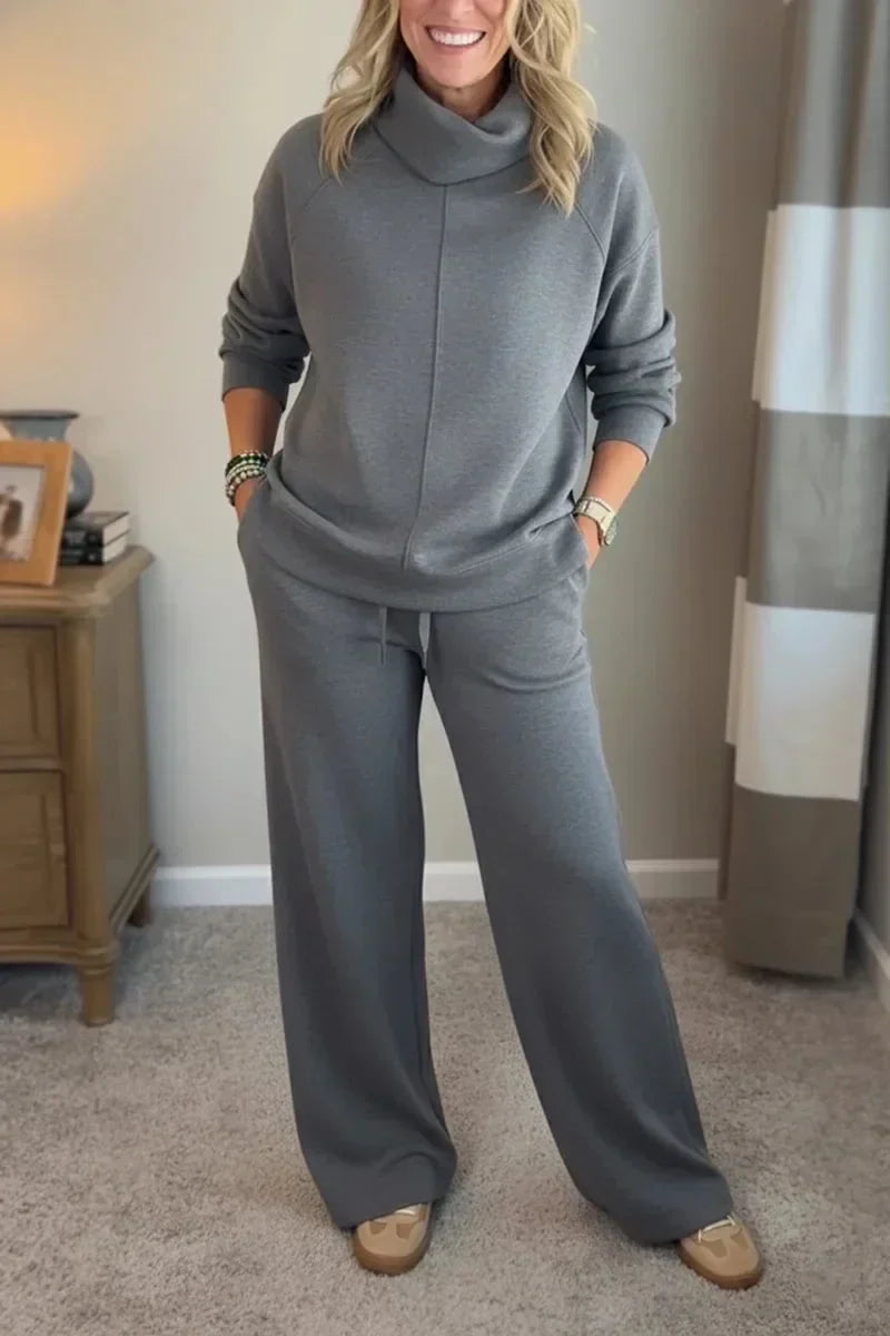 Sofia | Cozy Two-Piece Turtleneck Travel Set