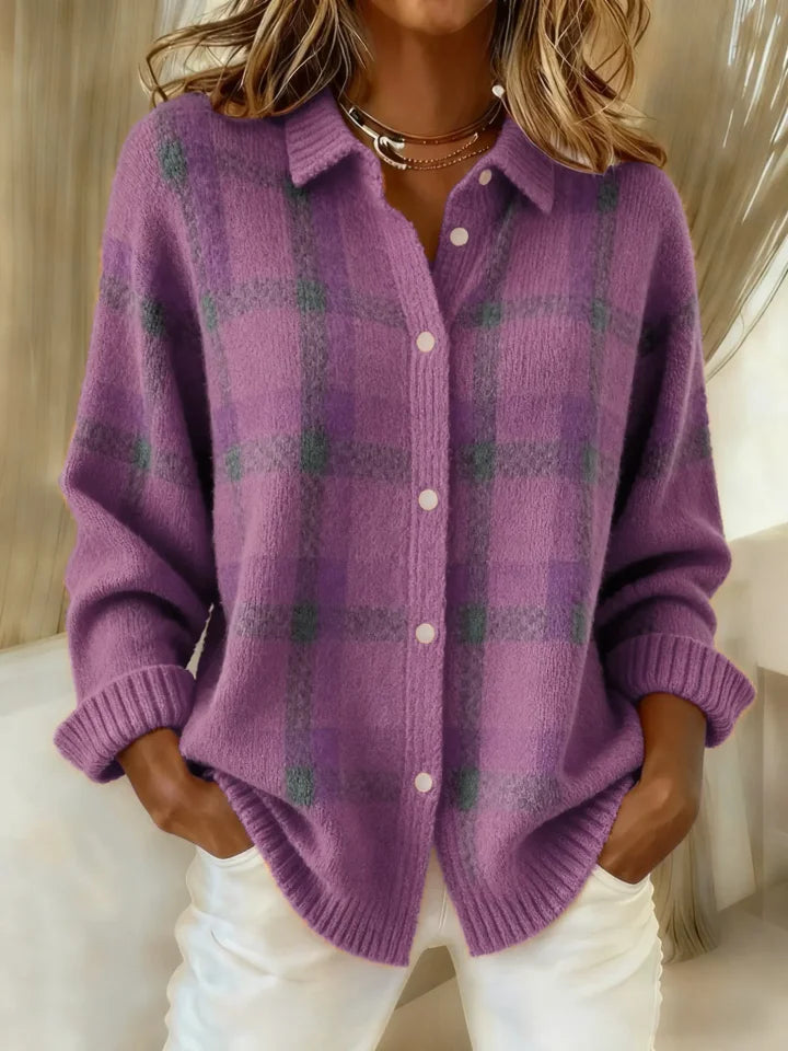 Victoria | Retro Plaid Sweater with Casual Contrast