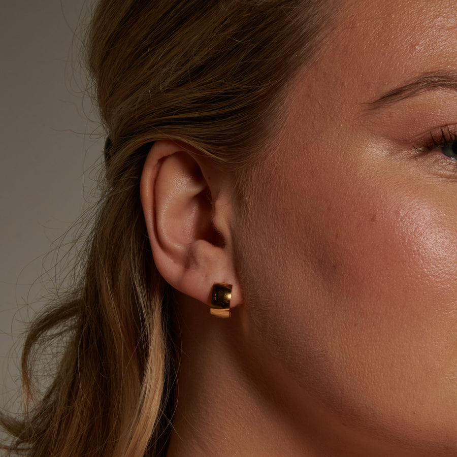 LIVIA Gold Mini Hoop Earrings