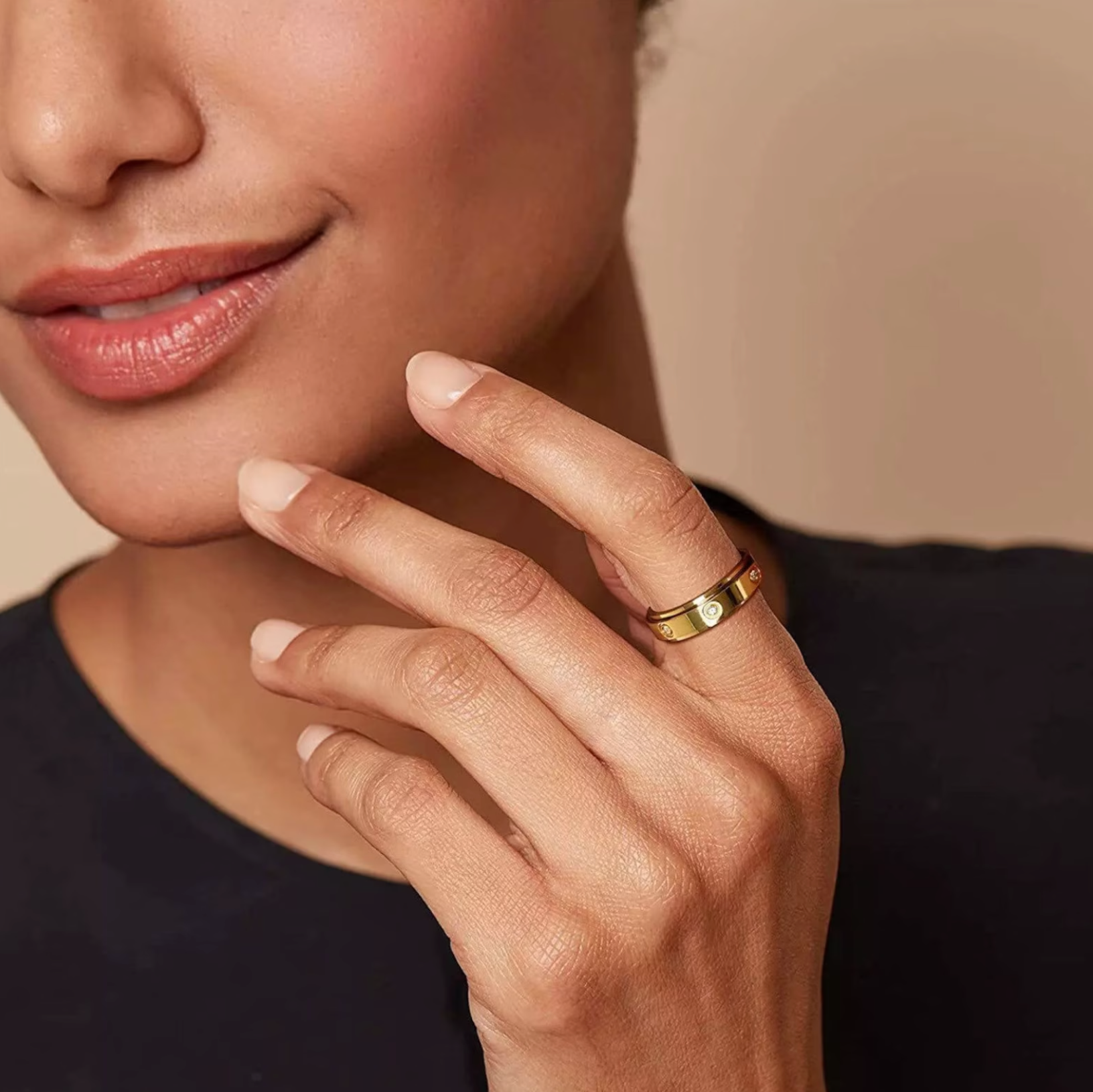 LIVIA Elegant Ring